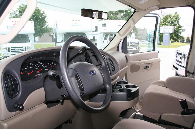 Amaturenbrett Ford E450.jpg
